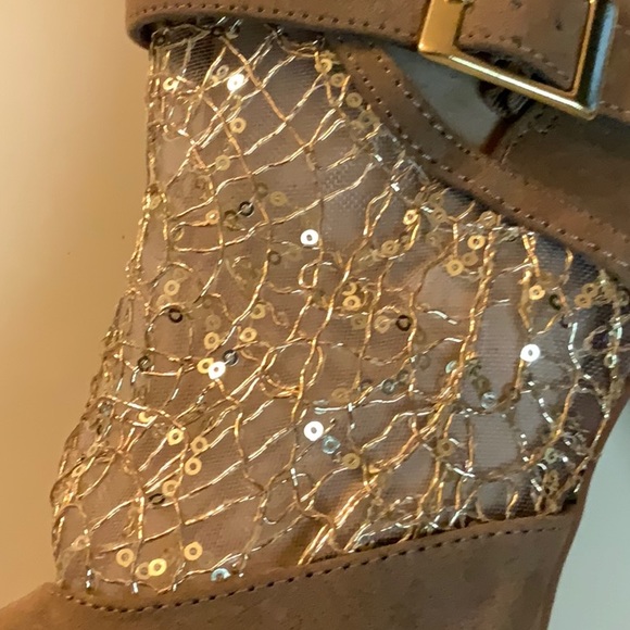 Styluxe Platform Booties - Picture 6 of 6